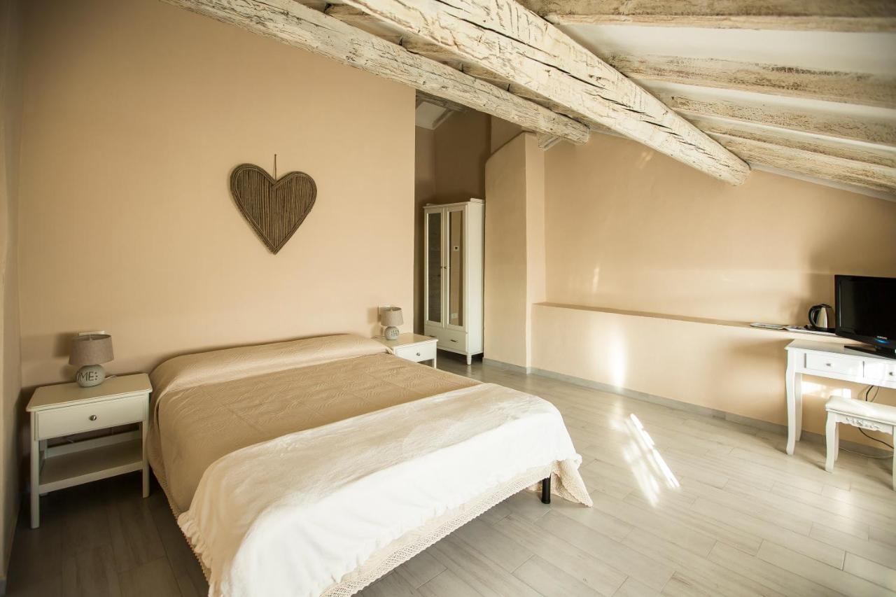700Enolocanda Santa Giuletta Ngoại thất bức ảnh